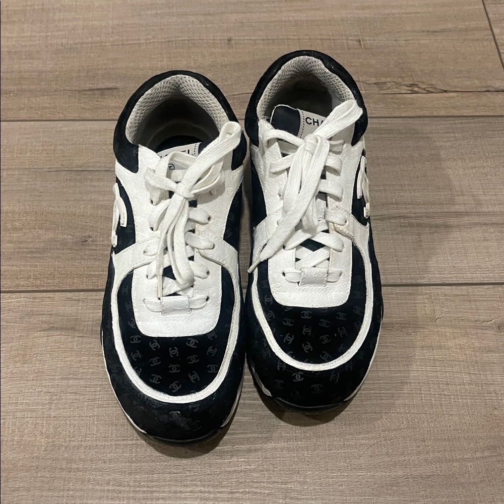 CHANEL Monochrome Athletic Shoes - Picture 3 of 7